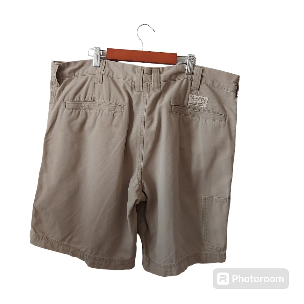 *Columbia Sportswear Men's Khaki Tan Flat Front Outdoor Walking Shorts Size 38